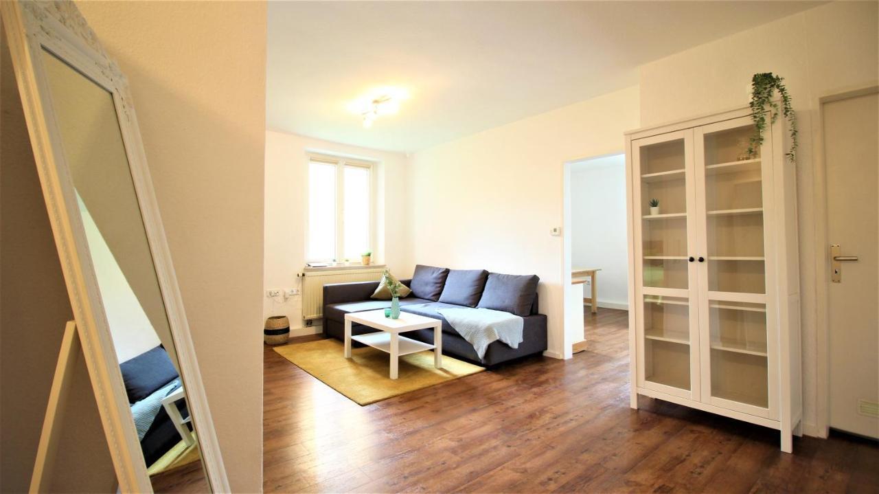 Zentral Wohnen - Inkl. Privatem Stellplatz Apartamento Wurtzburgo Exterior foto