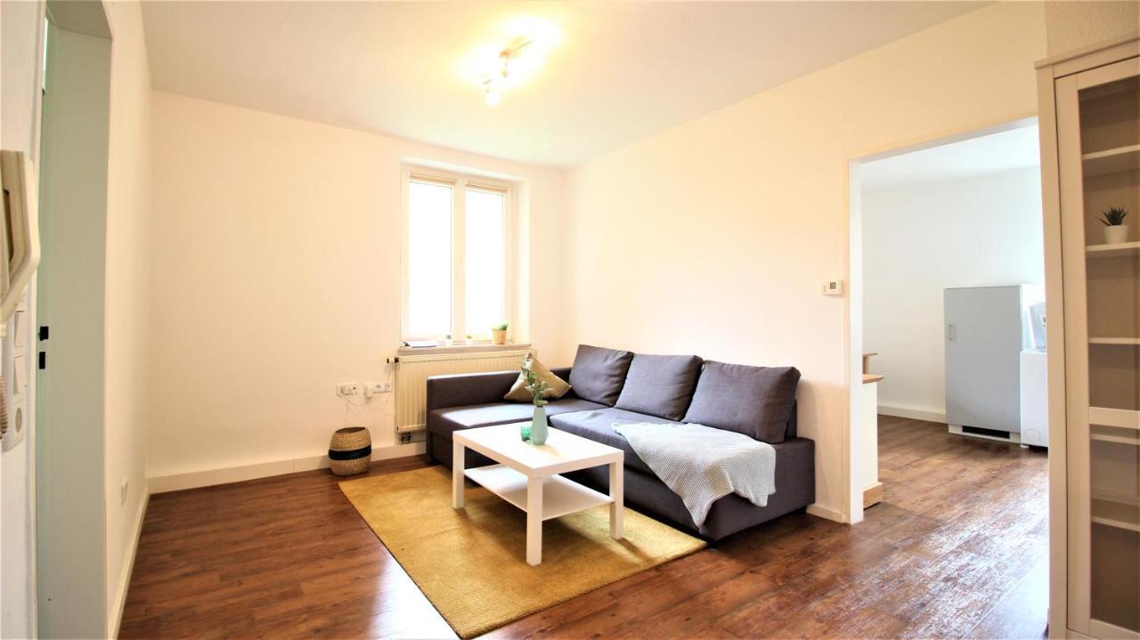 Zentral Wohnen - Inkl. Privatem Stellplatz Apartamento Wurtzburgo Exterior foto