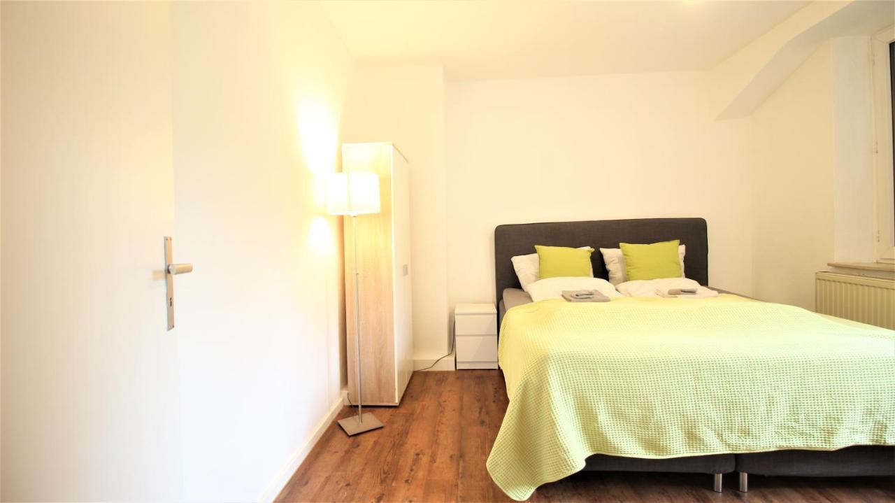 Zentral Wohnen - Inkl. Privatem Stellplatz Apartamento Wurtzburgo Exterior foto