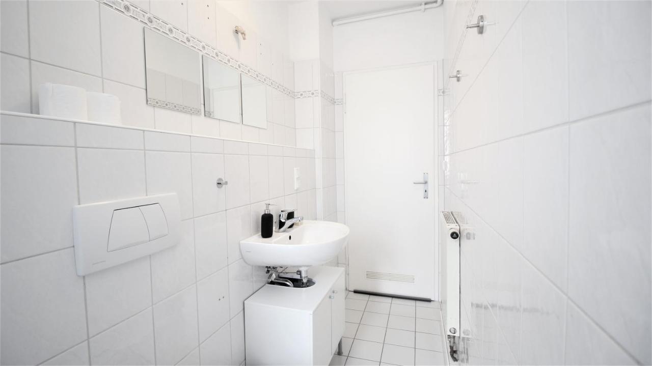 Zentral Wohnen - Inkl. Privatem Stellplatz Apartamento Wurtzburgo Exterior foto